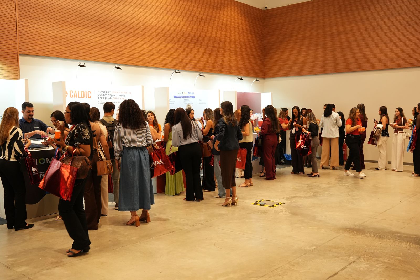 Feira de expositores da XIII Jornada de Nutrição Roval